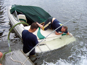 Sunken boat recovery pictures